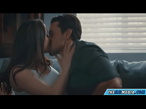 ❤️ Feusuaiga alofa ma se tina busty lelei Pono fa'afafine ❌